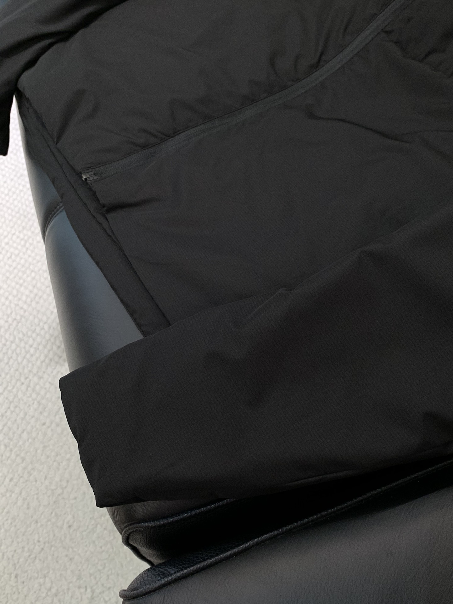 ，KAILAS 凯乐石，2025冬季新款，时尚休闲➕薄棉连帽外套，专柜同步有售，原单狠货，顶级印花工艺字