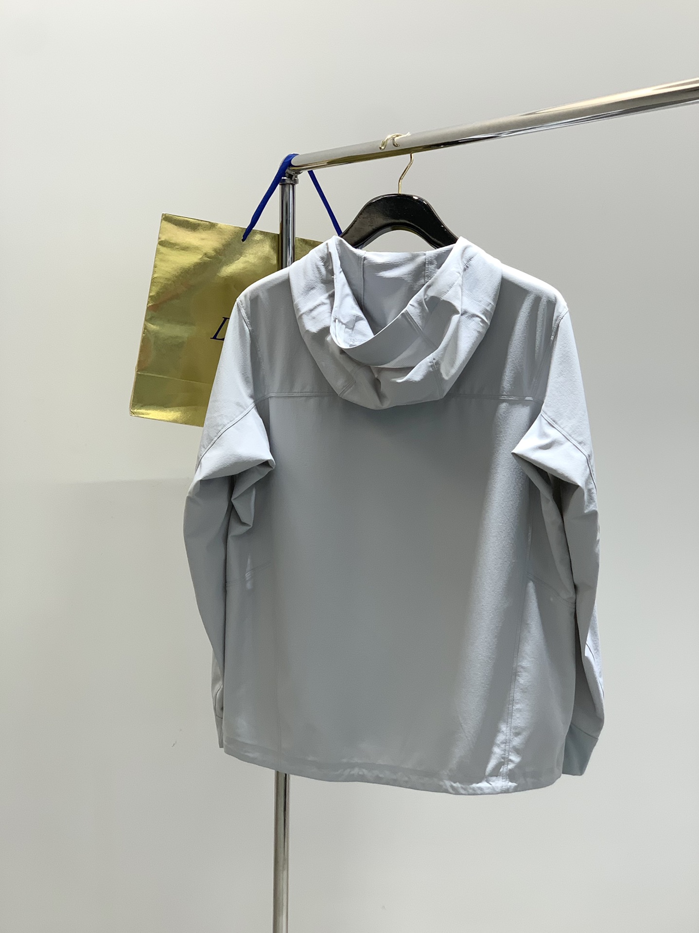 ，KAILAS 凯乐石，2025秋季季新款，时尚休闲连帽外套，专柜同步有售，原单狠货，顶级刺绣🪡工艺字母