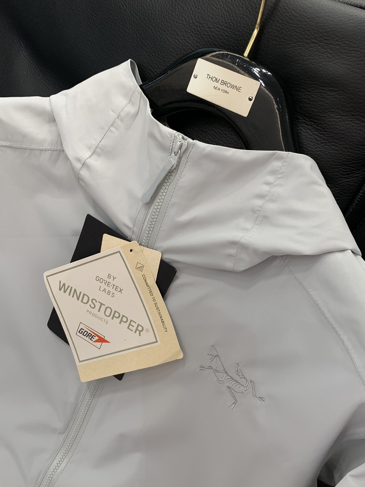 ，ARCTERYX 始祖鸟，2025秋季AW新品，时尚休闲连帽外套，专柜同步有售，原单狠货，进口原版面料