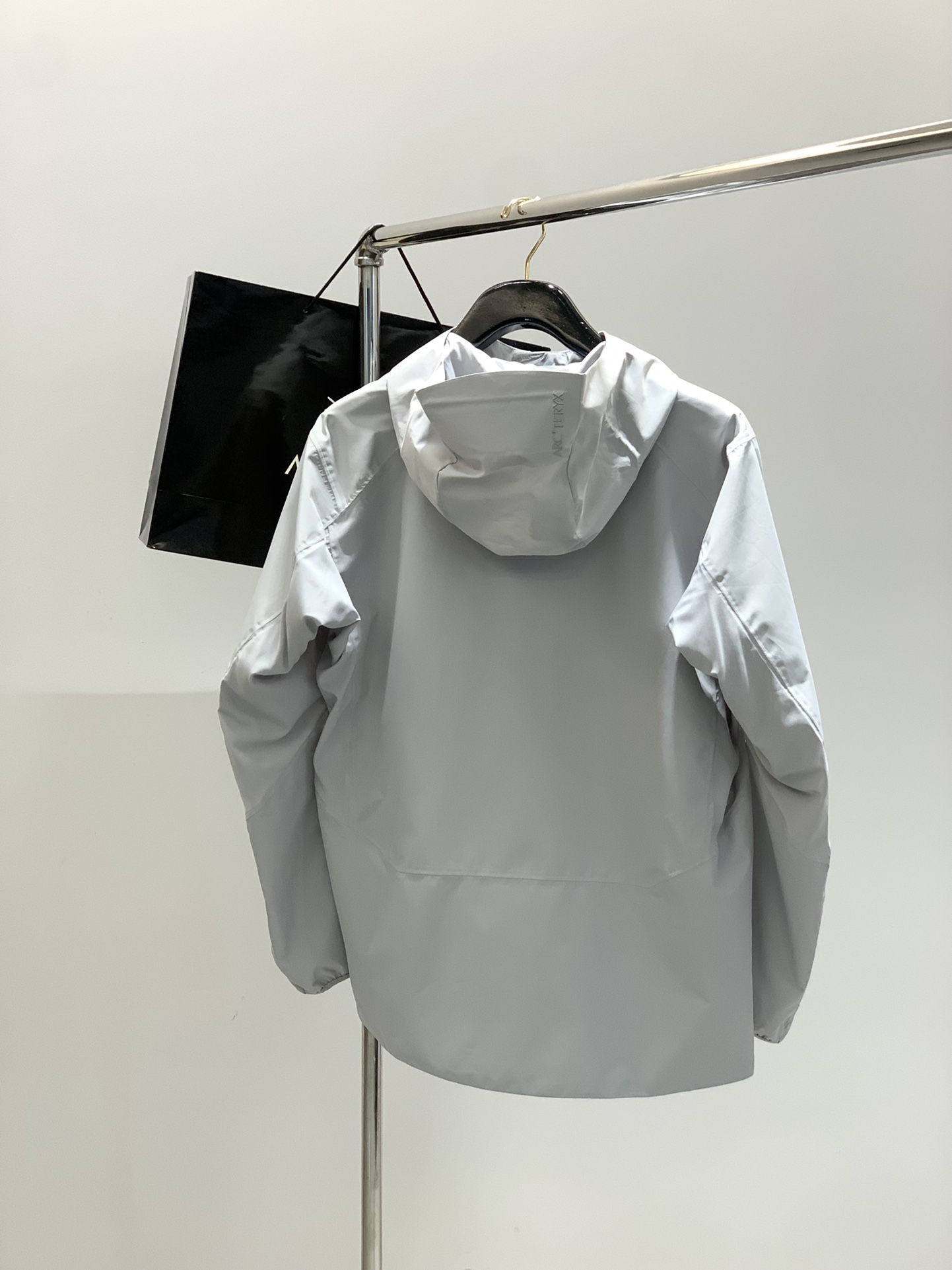 ，ARCTERYX 始祖鸟，2025秋季AW新品，时尚休闲连帽外套，专柜同步有售，原单狠货，进口原版面料