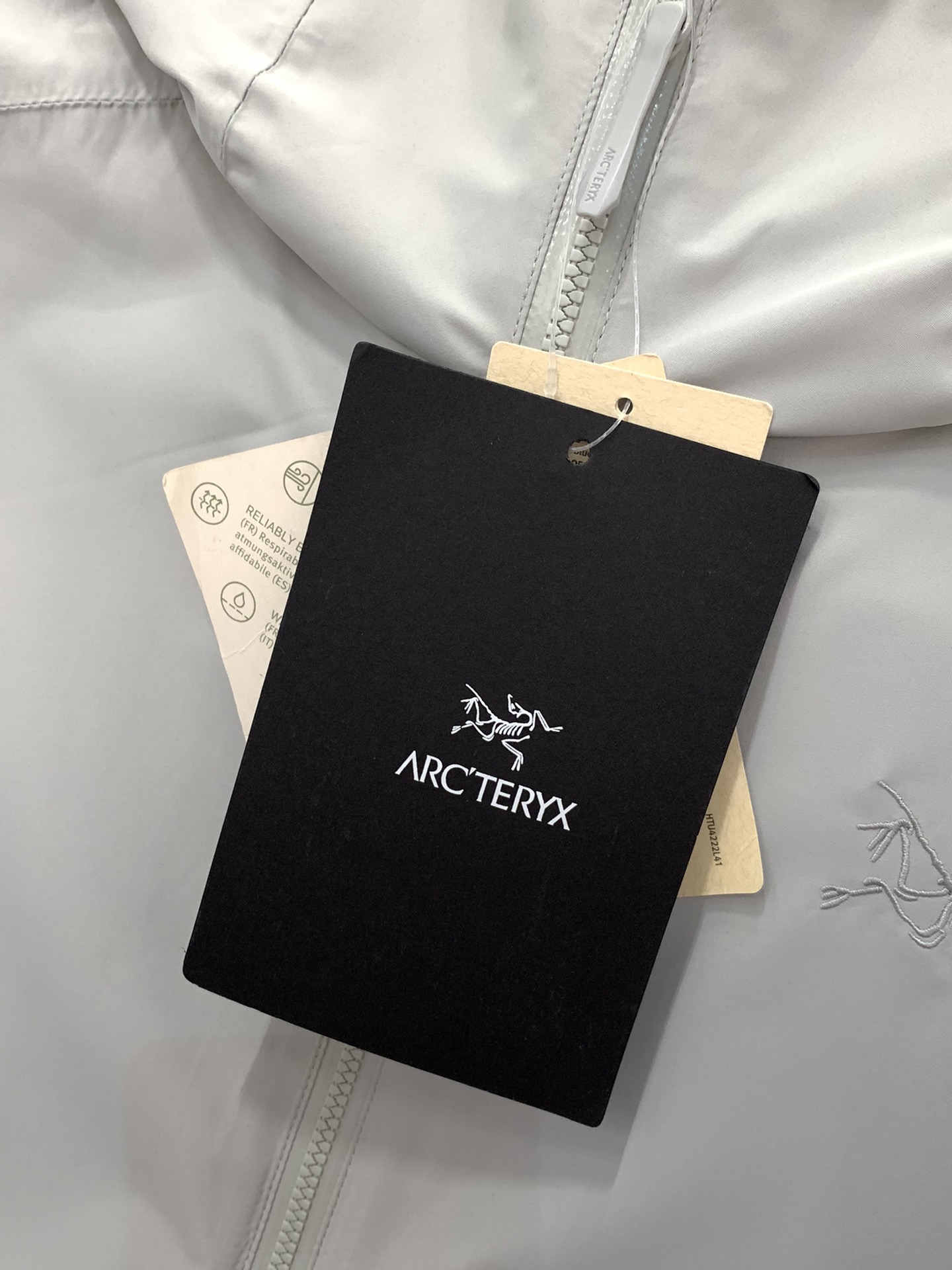 ，ARCTERYX 始祖鸟，2025秋季AW新品，时尚休闲连帽外套，专柜同步有售，原单狠货，进口原版面料