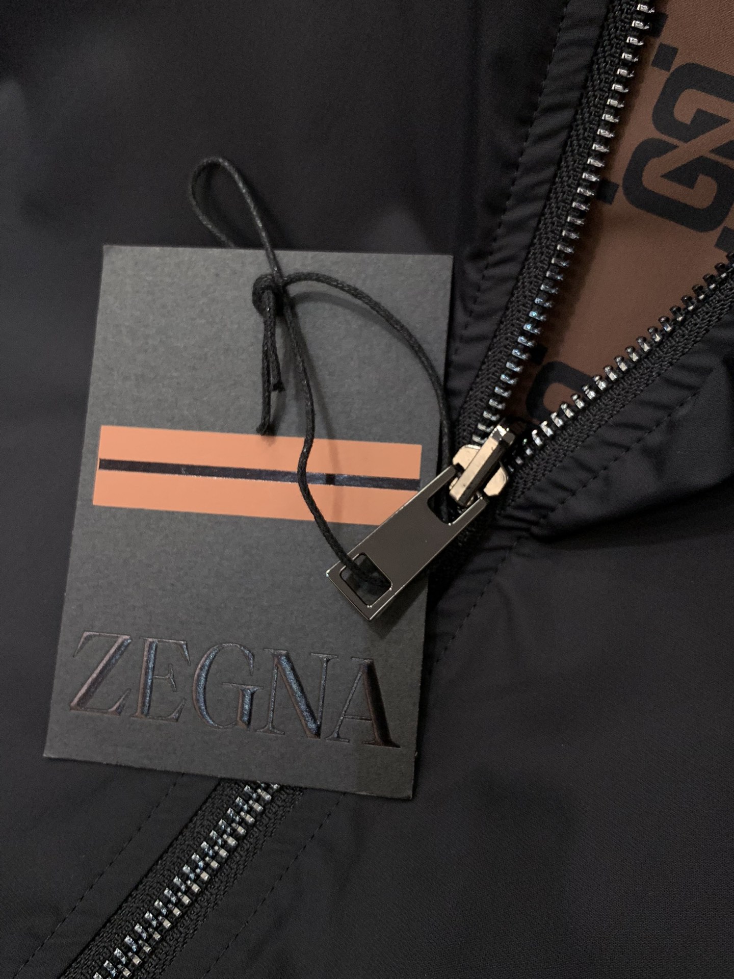 ，杰尼亚双面穿立领夹克 
材质 尼龙
尺码48-56 
尺码表
48胸围106肩宽45衣长66袖长62
