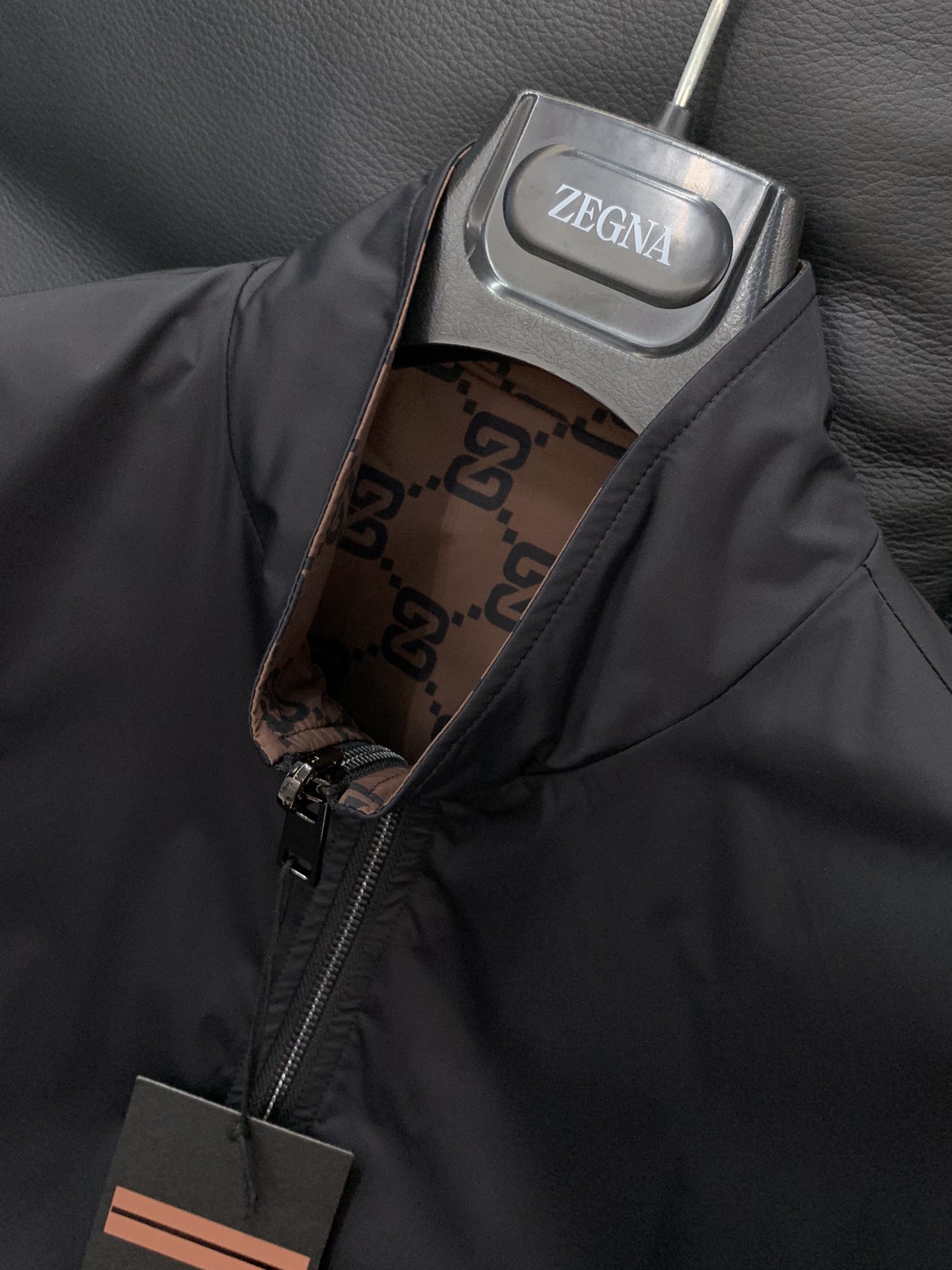 ，杰尼亚双面穿立领夹克 
材质 尼龙
尺码48-56 
尺码表
48胸围106肩宽45衣长66袖长62
