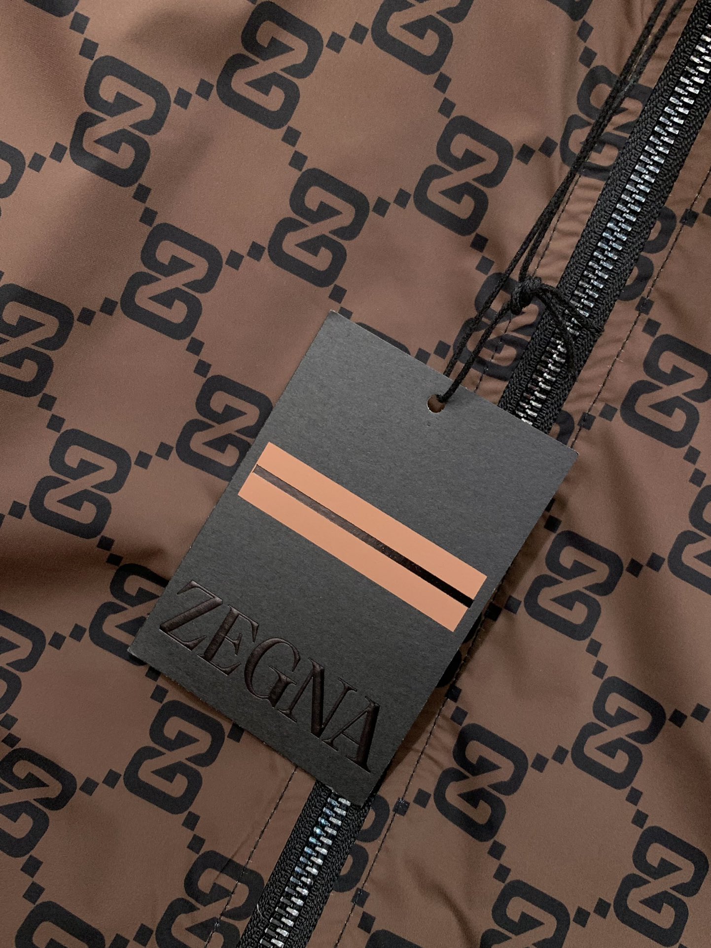 ，杰尼亚双面穿立领夹克 
材质 尼龙
尺码48-56 
尺码表
48胸围106肩宽45衣长66袖长62
