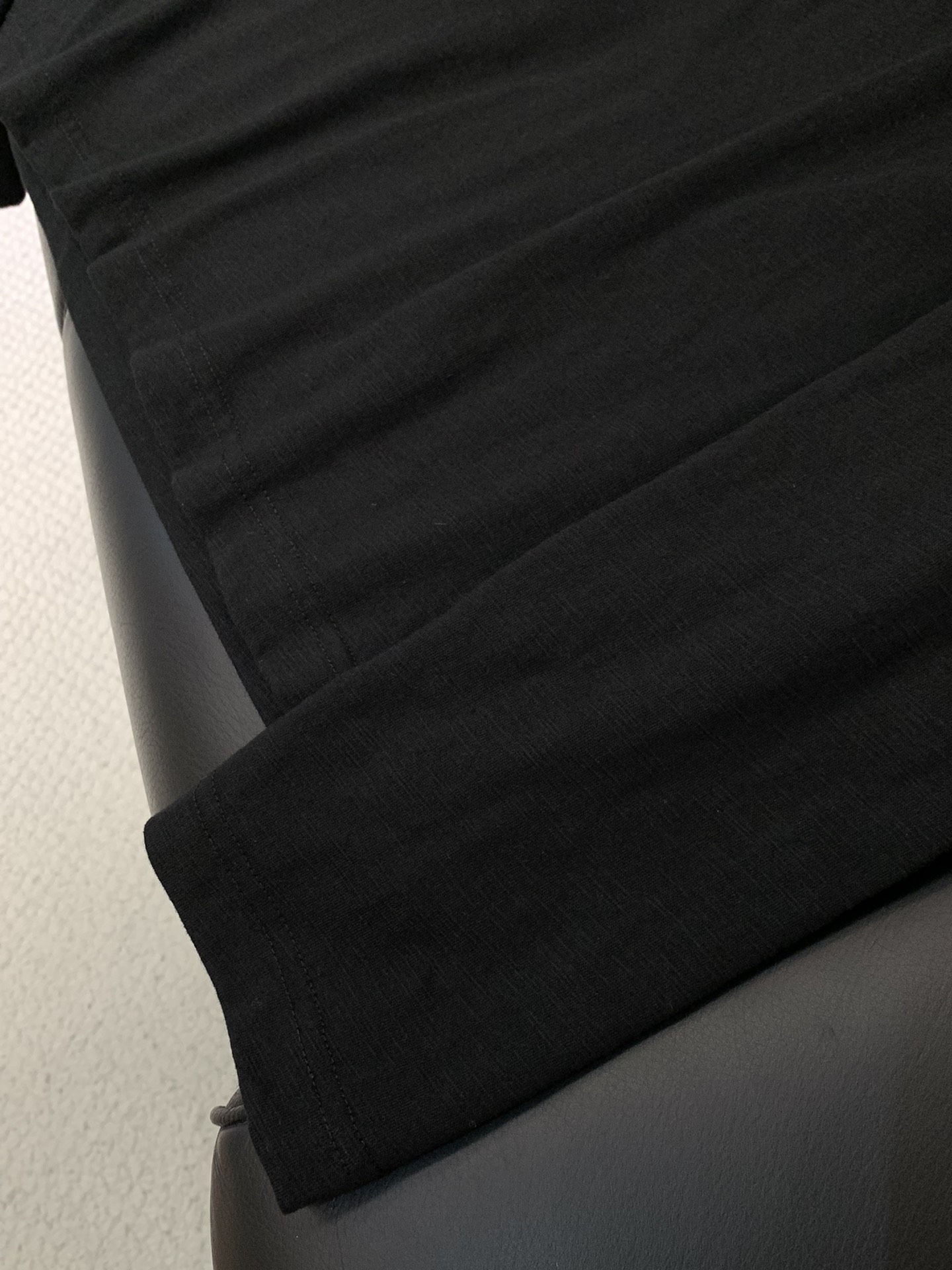 ，杰力亚 新款薄款长袖 
面料成分65%聚酯纤维 35%棉
尺码M-3XL 
尺码表
      衣长	