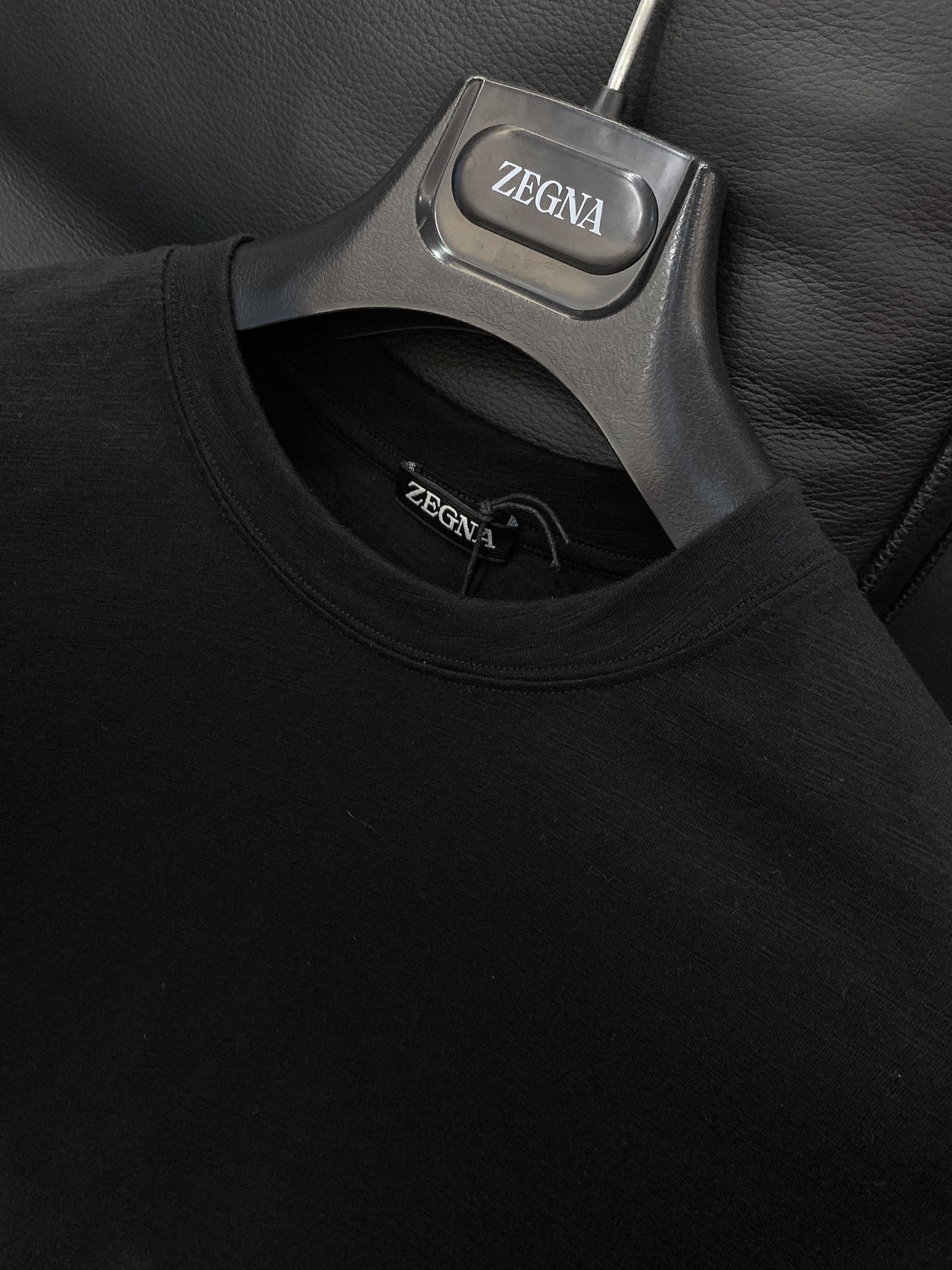 ，杰力亚 新款薄款长袖 
面料成分65%聚酯纤维 35%棉
尺码M-3XL 
尺码表
      衣长	