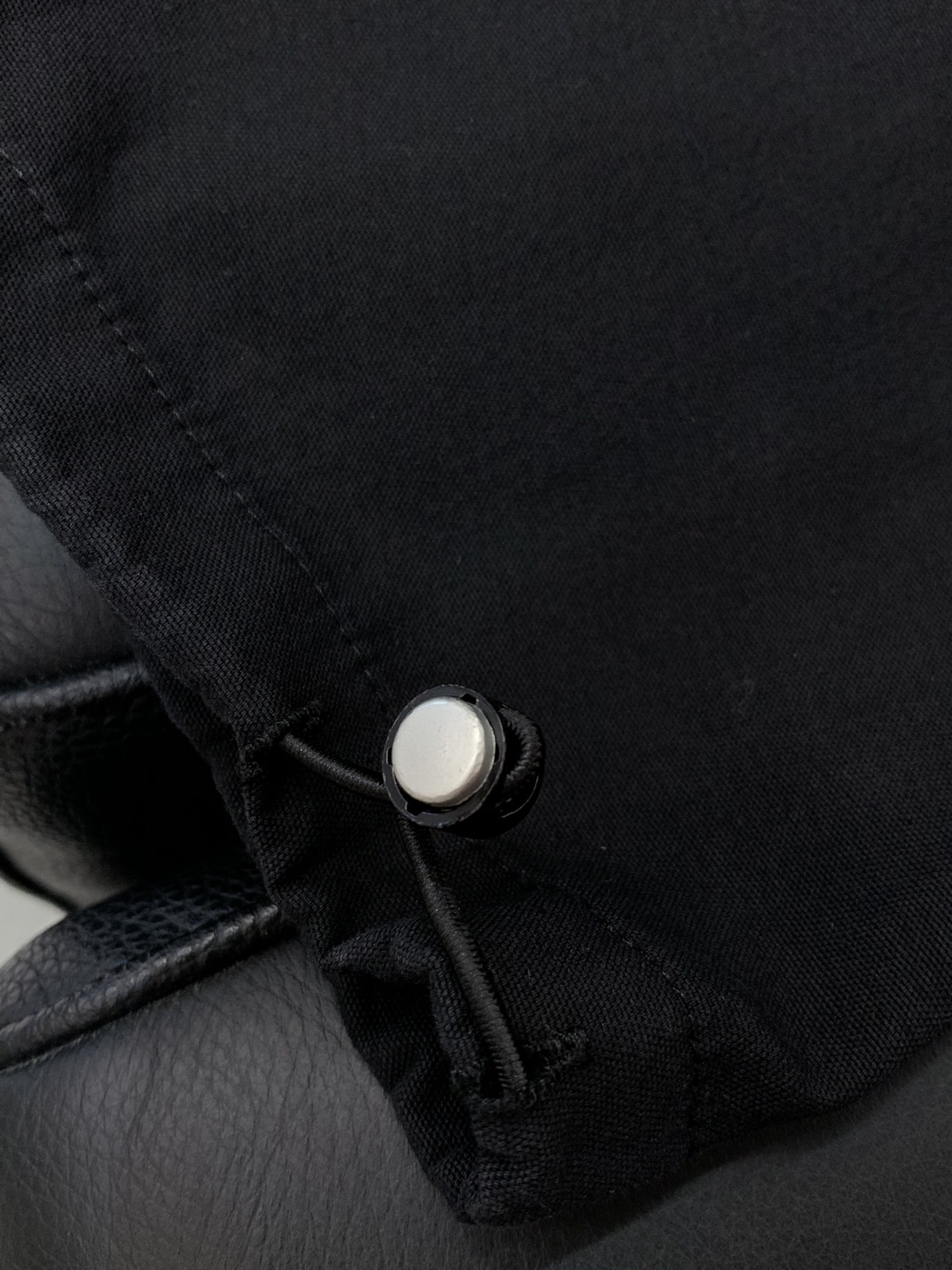 ，Balenciaga 巴黎世家，2025秋季最新品，专柜同步有售，原单狠货，时尚休闲裤，进口原版水洗弹