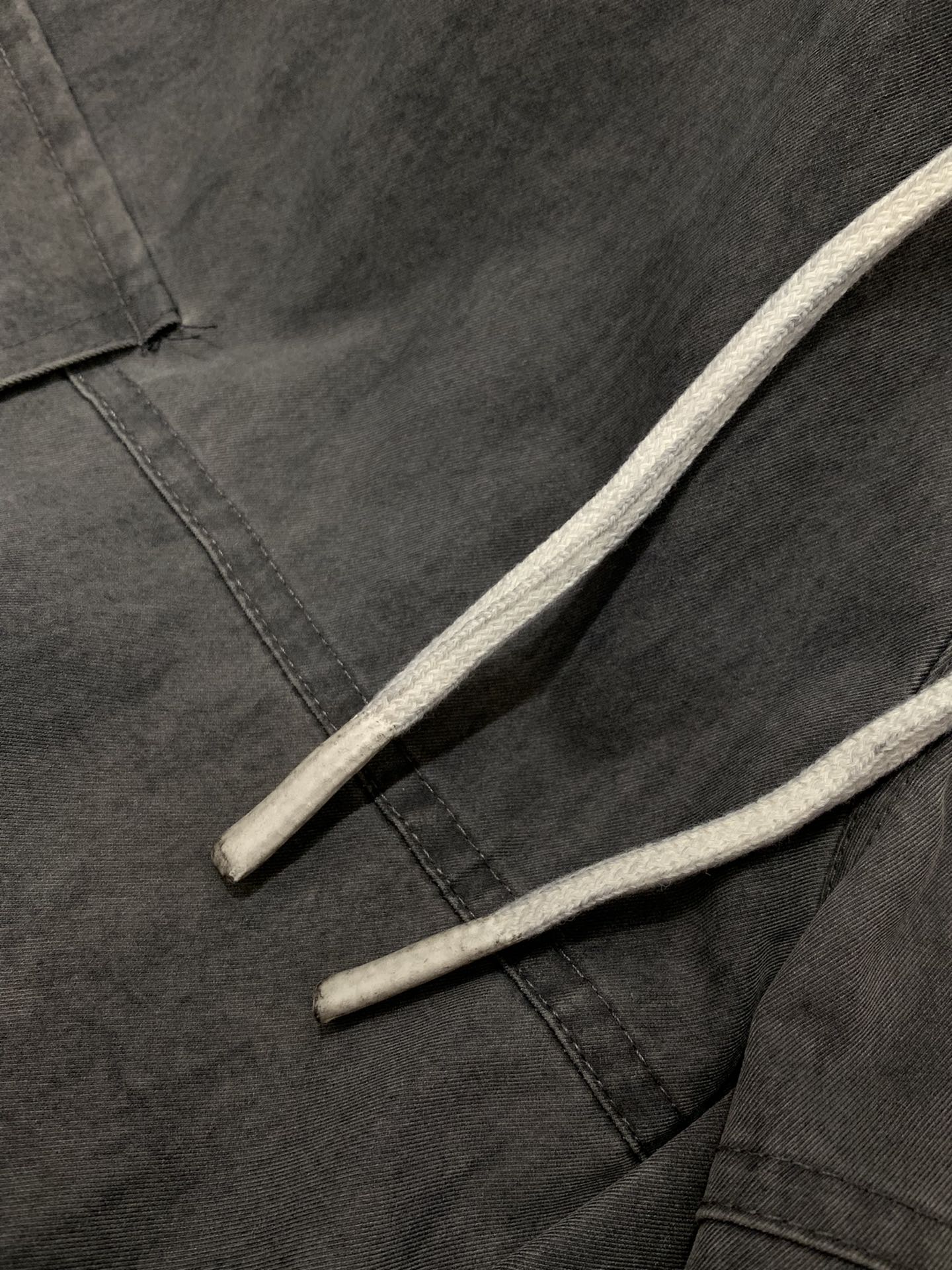 ，Loewe 罗意威，2025秋季最新款，时尚休闲裤，原单狠货，简约舒适，版型不挑人，采用进口原版面料，