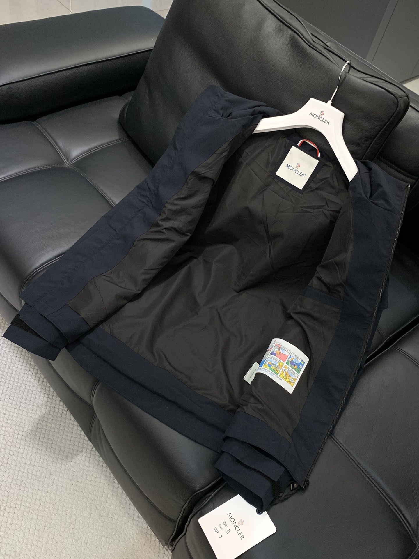 ，Moncler 蒙口，2025秋季最新品，专柜同步有售，原单狠货，时尚休闲连帽外套，上身舒适！吸睛而有