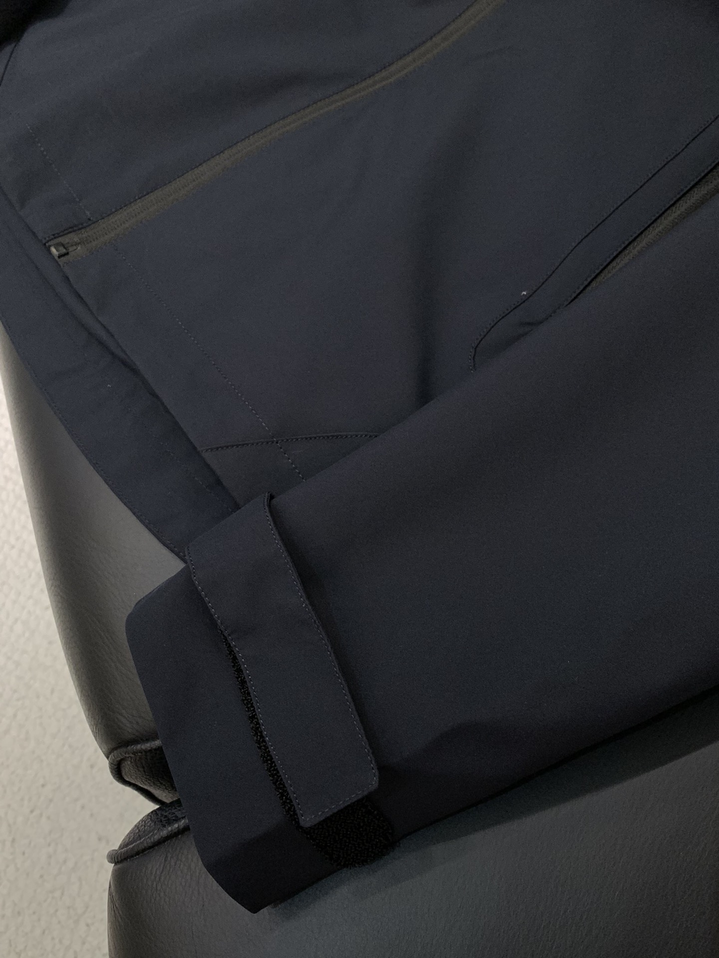 ，Moncler 蒙口，2025秋季最新品，专柜同步有售，原单狠货，时尚休闲连帽外套，上身舒适！吸睛而有