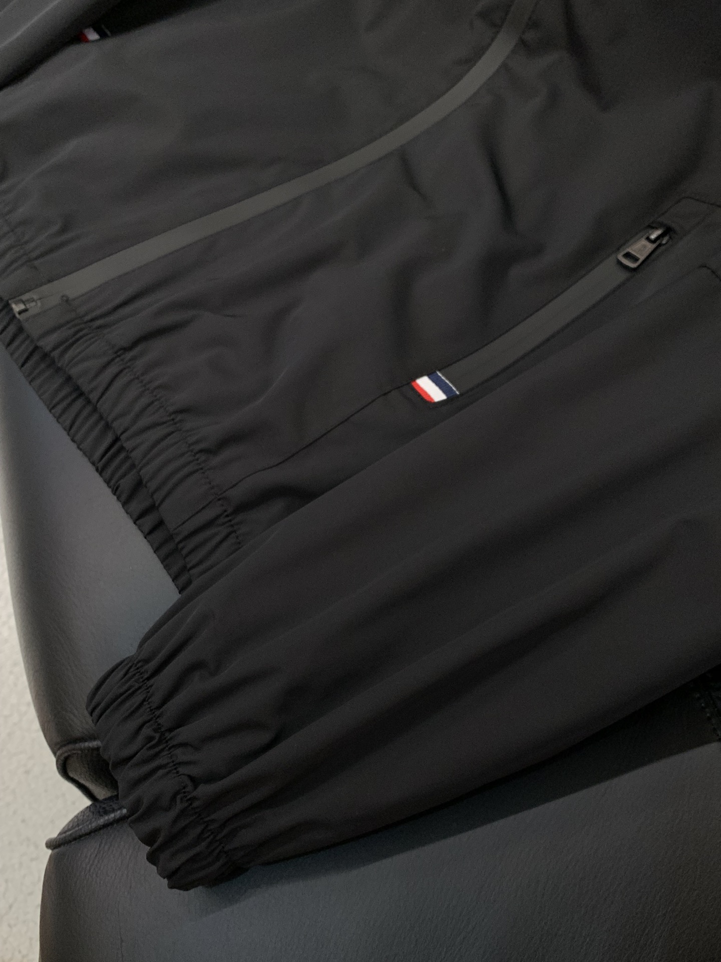 ，Moncler 蒙口，2025秋季最新品，专柜同步有售，原单狠货，时尚休闲连帽外套，上身舒适！吸睛而有