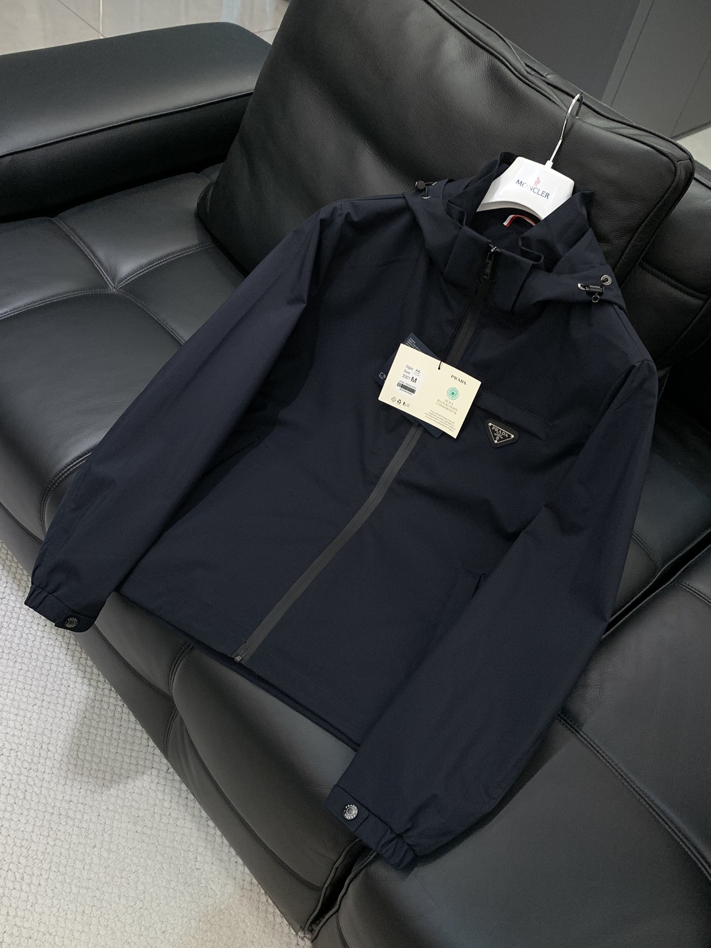 Prada 2025 Autumn Hooded Jacket in Original Fabric - Stylish and Comfortable 4 i1755938531 3729 2