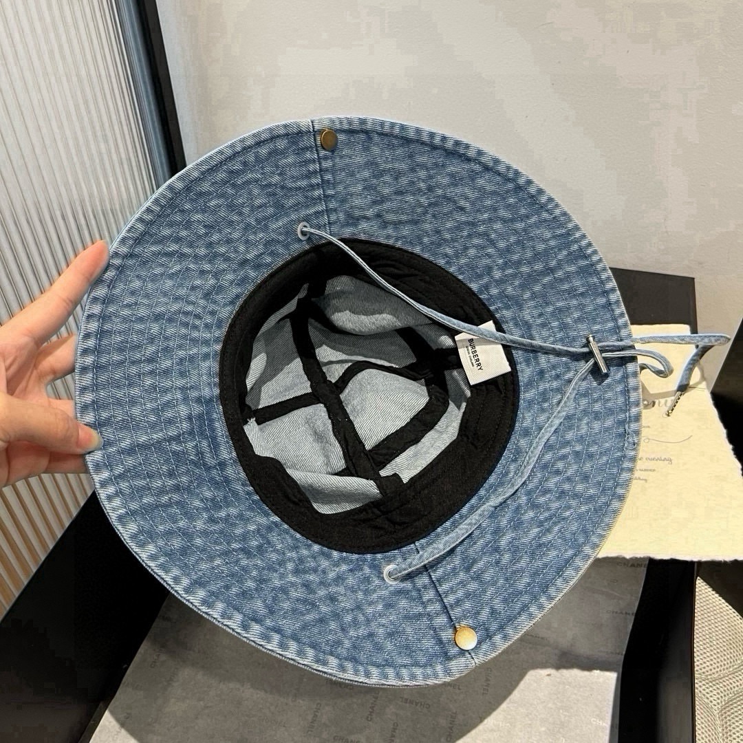 🆕

burberry巴宝莉新款牛仔渔夫帽，头围57cm