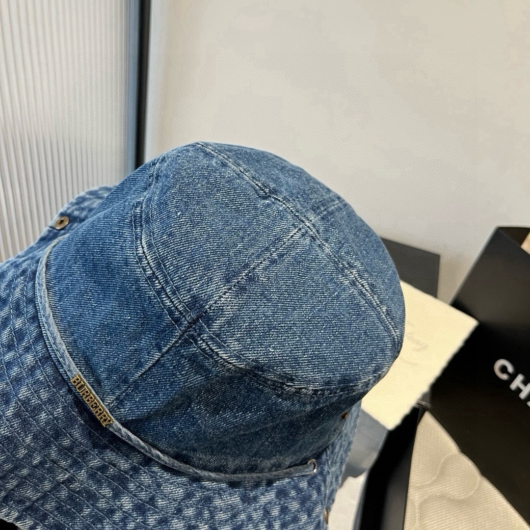 🆕

burberry巴宝莉新款牛仔渔夫帽，头围57cm