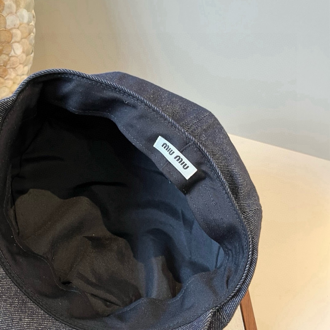 🆕

miumiu缪缪新款鸭舌军帽，高级定制，头围57cm