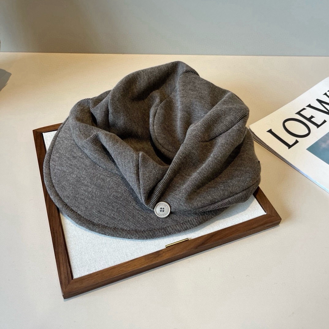 🆕

罗意威秋款画家鸭舌帽，后松紧带调节，适合任何脸型