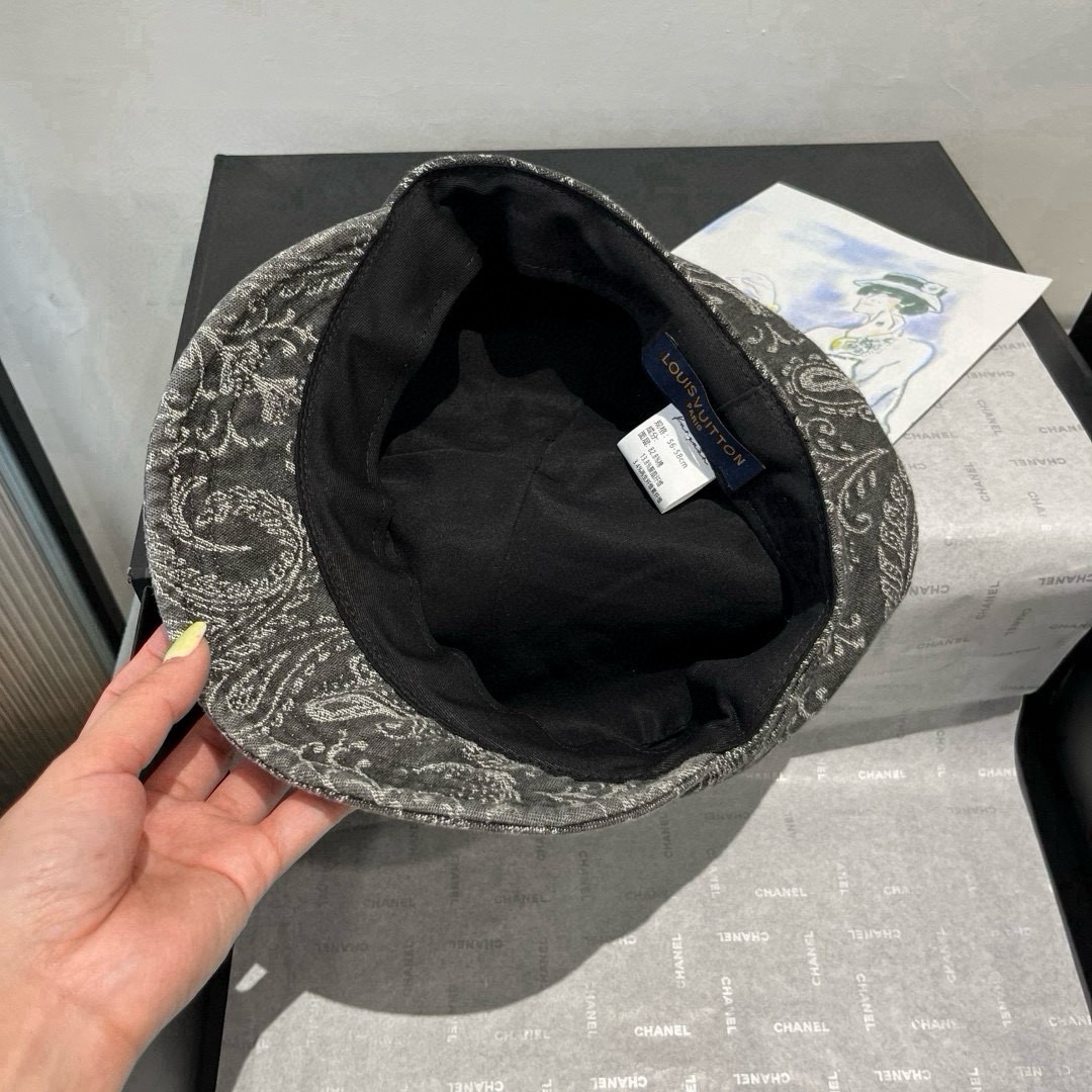 🆕

Lv新款鸭舌军帽，高级定制，头围57cm