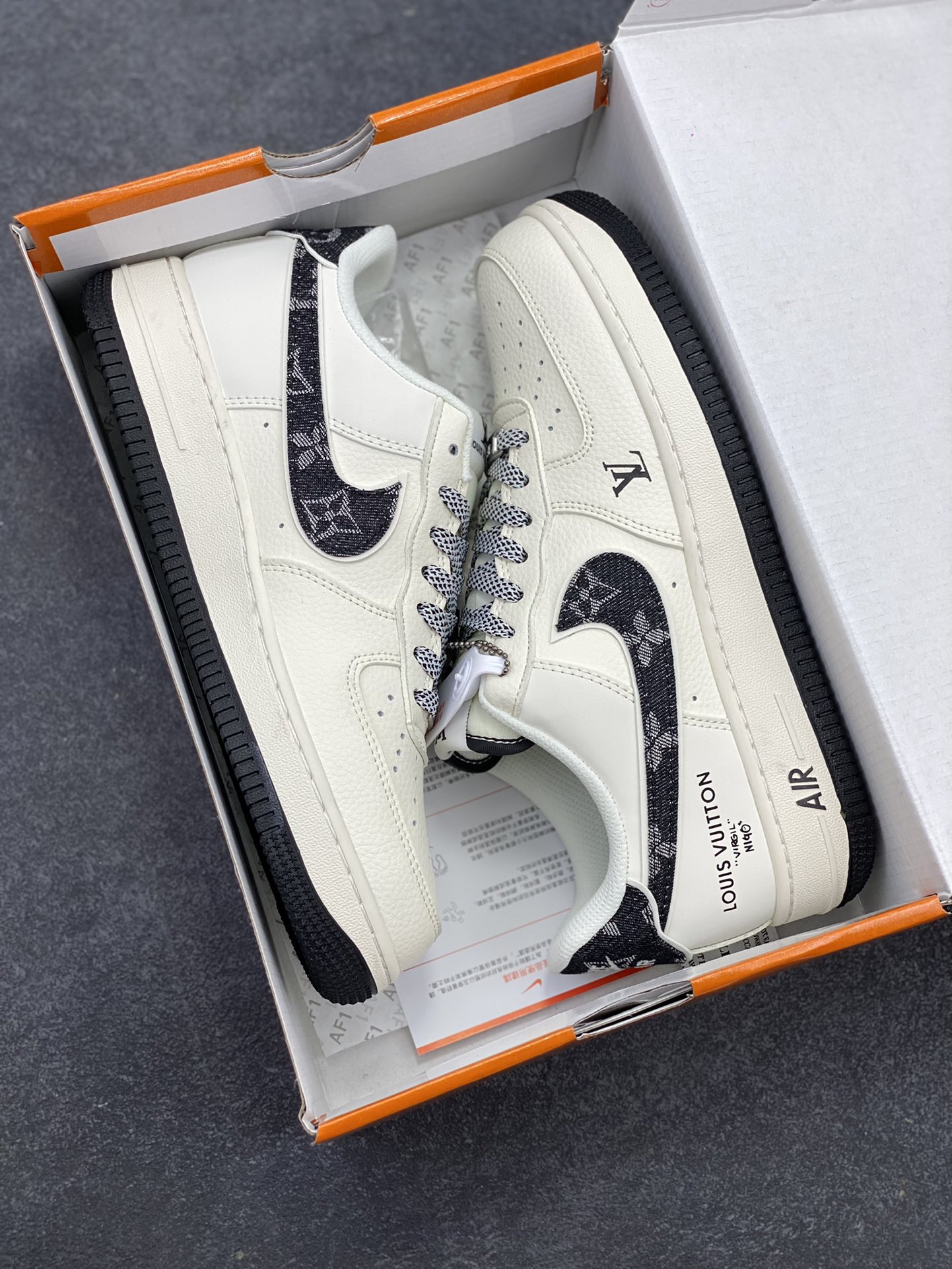 图片[9]-NIke Air Force 1 \’07 Low “LV联名——黑牛仔印花”空军一号 低帮 运动鞋 休闲鞋 折边针车 工艺难度大 原楦头原纸板 原装鞋盒 定制五金配件 内置全掌气垫 原厂鞋底 货号：SM6668-108 尺码：36 36.5 37.5 38 38.5 39 40 40.5 41 42 42.5 43 44 44.5 45-选品中心