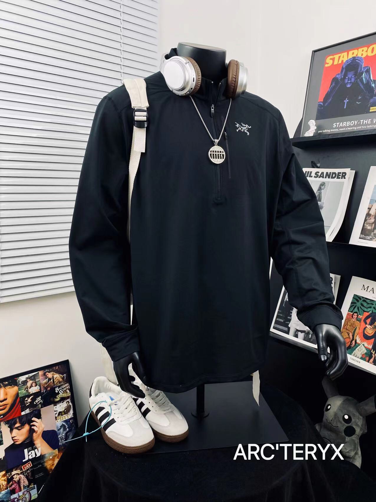 💰215
ARC'TERYX始祖鸟秋冬半拉链运动长袖卫衣🌻
顶级版本 质感品质无敌 快手 抖音 得物app热门📕 📛专用包装 工艺使用进口3D雕刻而成🌿🌿进口巴腾浆料、专柜随意对比！💫超A超立体 区别市场低版本⚠️ 上身柔软舒适透气 做工精致 完美走线💞暗黑痞酷 奢华尽显 吸睛亮眼  男女情侣款 上身舒适 实物更加好看 💥仙女🧚🏻‍♀️猛男💪🏽必备款哦
Color：酷黑 米杏 
Size  ：M L XL XXL         
         衣长        胸围         袖长
M       68          122           62
L        72          124            64
XL     76           126           66
XXL   80          128            68
（os版型 落肩袖设计 手工测量存在1~2cm误差）