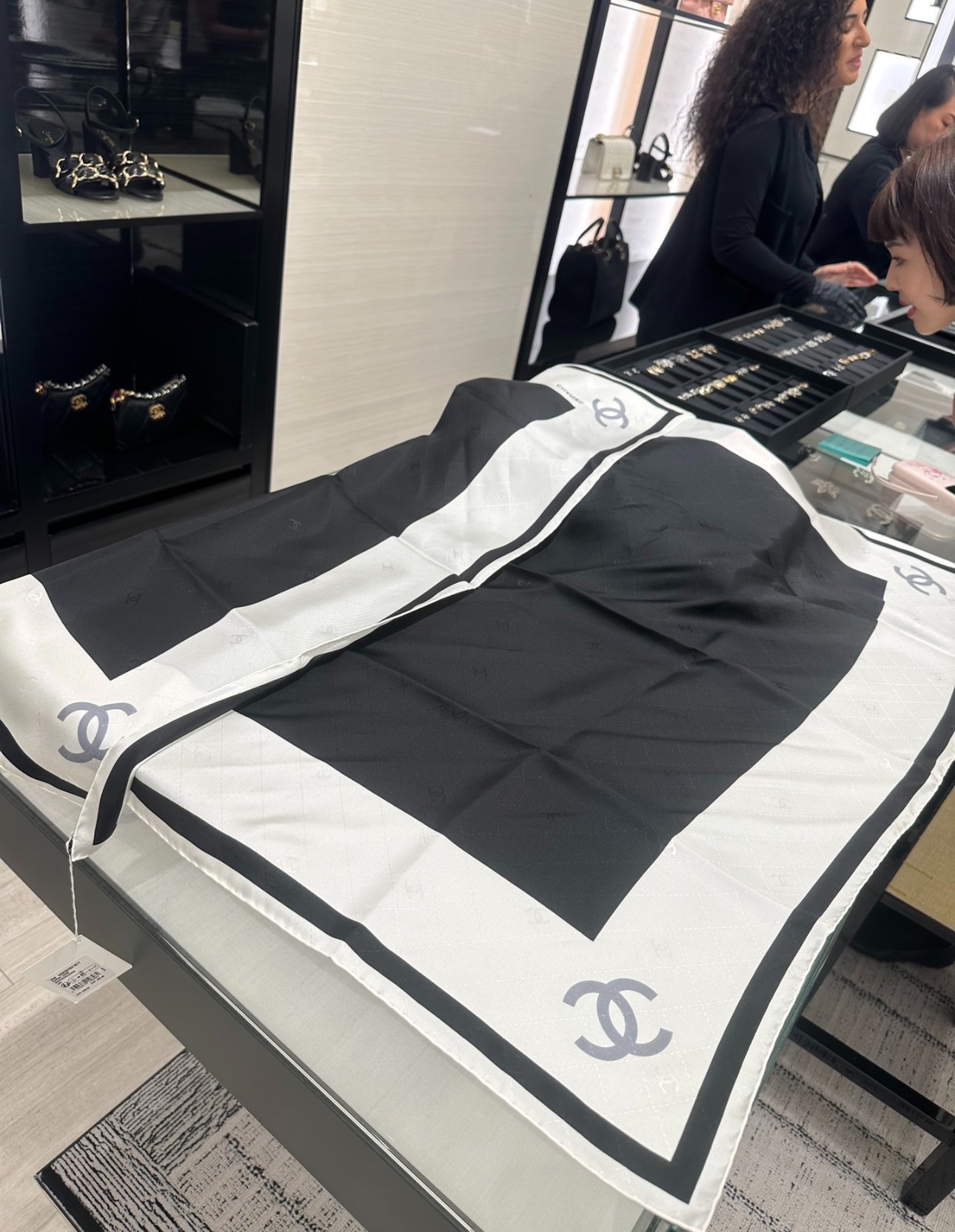 Chanel - Scarf
