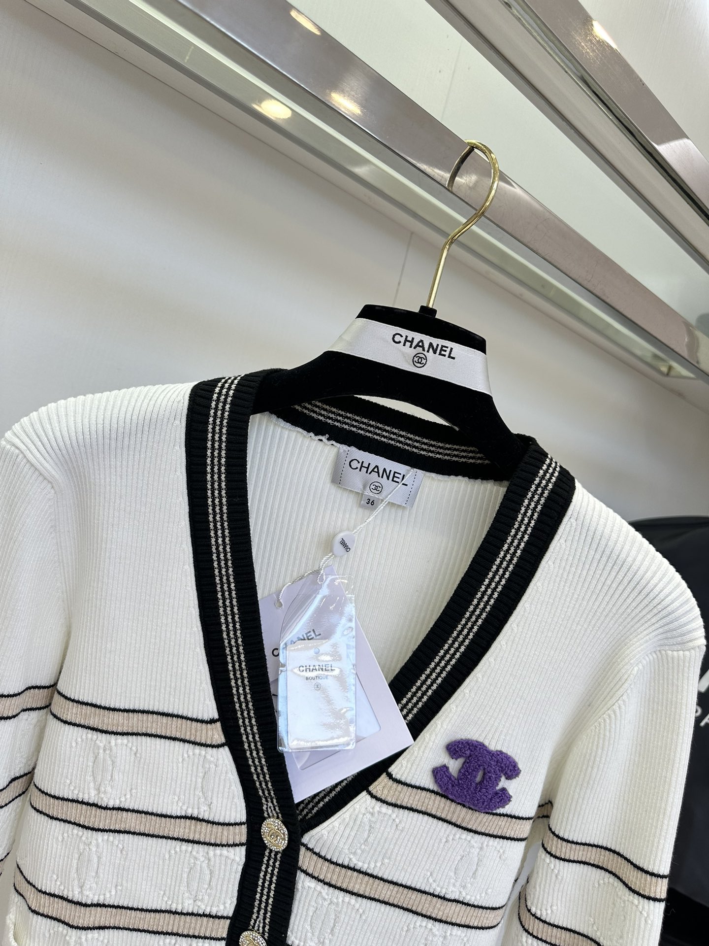 Striped Knit Cardigan with V-Neck - Elegant and Comfortable Fit 8 i1755961816 2465 6