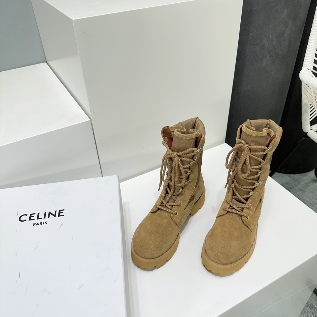 NO:477268,High quality!  Top quality celine 25ss autumn and winter classic retro lace-up Martin boots!  This autumn and winter is a trendy item that is exclusively customized for the goddesses!  The lace-up thick sole heightened design style is super positive, fashionable and trendy shoes that are popular in the season, fashionable and simple style that can be salty or sweet, and a perfect matchmaking tool!  The upper is made of imported beef reverse velvet!  Sheepskin footbed inside!  Original open mold-opening anti-slip wear-resistant rubber outsole!  Number of codes: 35-40 (40 custom made without return) with original packaging, boots, celine, celine, boots, sheepskin19860909高品质！顶级品质celine赛琳25ss秋冬经典复古系带马丁靴！这个秋冬为女神们专属定制的一款潮流单品！系带厚底增高的设计版型超正、当季流行的时髦潮鞋,可盐可甜的时尚简约风,满分的搭配神器！ 鞋面采用进口牛反绒！内里垫脚羊皮！ 原版开模防滑耐磨橡胶大底！ 码数:35-40（40订做不退换） 配原版包装,靴子,celine,celine,boots,sheepskin,Women's Shoes