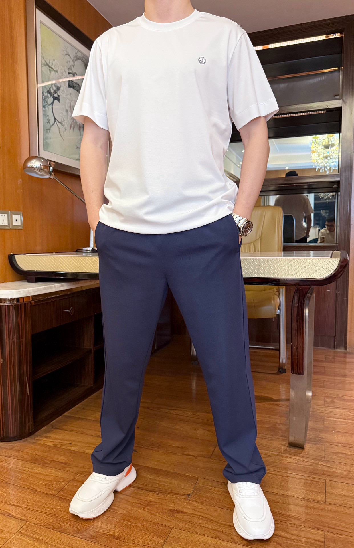 NO:514741,Armani - the latest hot T-shirts in 2025 counters are shipped, and hot-selling items in European and American counters!  Selected Italian imported fine cotton fabrics with fashionable designs, exquisite brand logo on the chest to show the charm You are definitely worthy of having. Number 48-56 (model 173/130 wears 48, with Hong Kong Lane Crawford gift box packaging), Armani,tees, t-shirt, alexander wang19860909阿玛尼-2025专柜最新爆款T恤出货 欧美专柜热销单品！精选意大利进口精棉面料搭配时尚的设计,胸前精致的品牌标志彰显韵味 您绝对值得拥有.码数48-56（模特173/130穿48,配香港连卡佛礼盒包装）,,armani,tees，t-shirt,alexander wang,Men's clothing