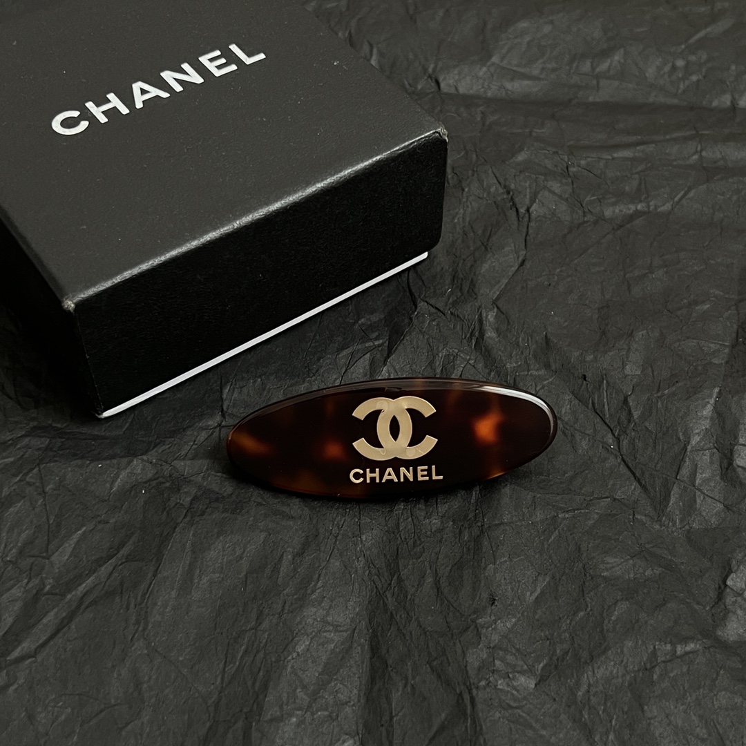 【】chaneL 小香中古发夹超洋气的古铜色 配上经典双C家抓夹夹 简直颜值爆棚 🤎太喜欢了 强推 🧸很