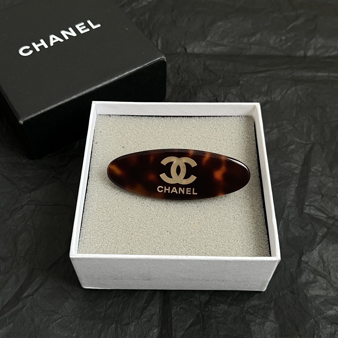 【】chaneL 小香中古发夹超洋气的古铜色 配上经典双C家抓夹夹 简直颜值爆棚 🤎太喜欢了 强推 🧸很