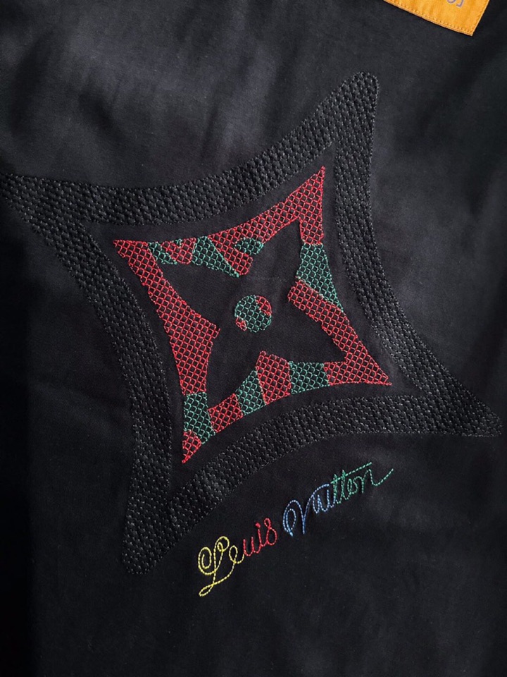  Louis Vuitton 路易威登 LV 驴牌25ss新款短袖圆领T恤，男女同款情侣款，定制260克