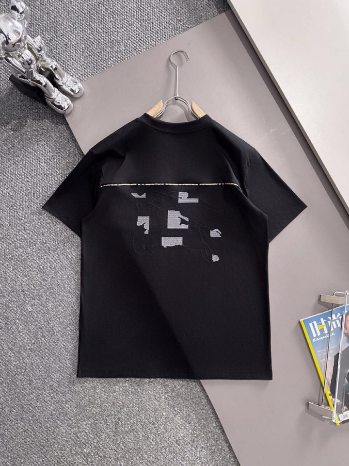  Burberry 巴宝莉25ss新款短袖圆领T恤，男女同款情侣款，定制260克100％双纱纯棉面料·定