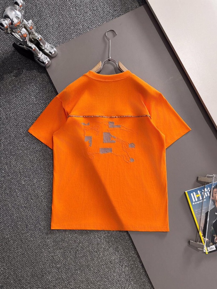  Burberry 巴宝莉25ss新款短袖圆领T恤，男女同款情侣款，定制260克100％双纱纯棉面料·定