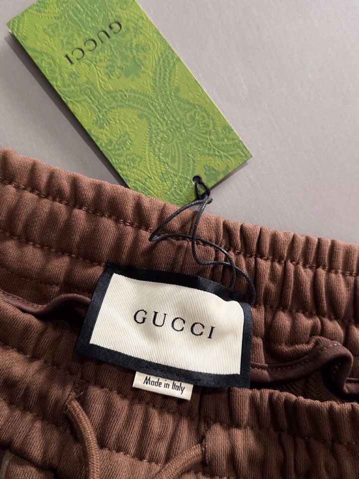  Gucci 古奇2025夏季最新品，同步有售，原单狠货，时尚休闲短裤，采用进口原版面料，顶级刺绣🪡工艺