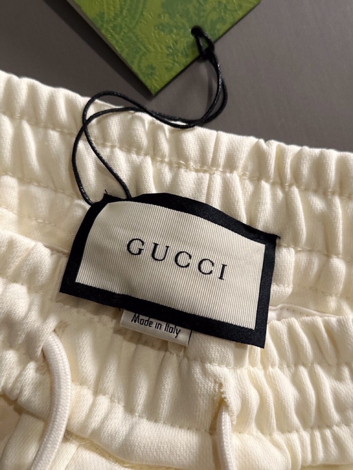  Gucci 古奇2025夏季最新品，同步有售，原单狠货，时尚休闲短裤，采用进口原版面料，顶级刺绣🪡工艺