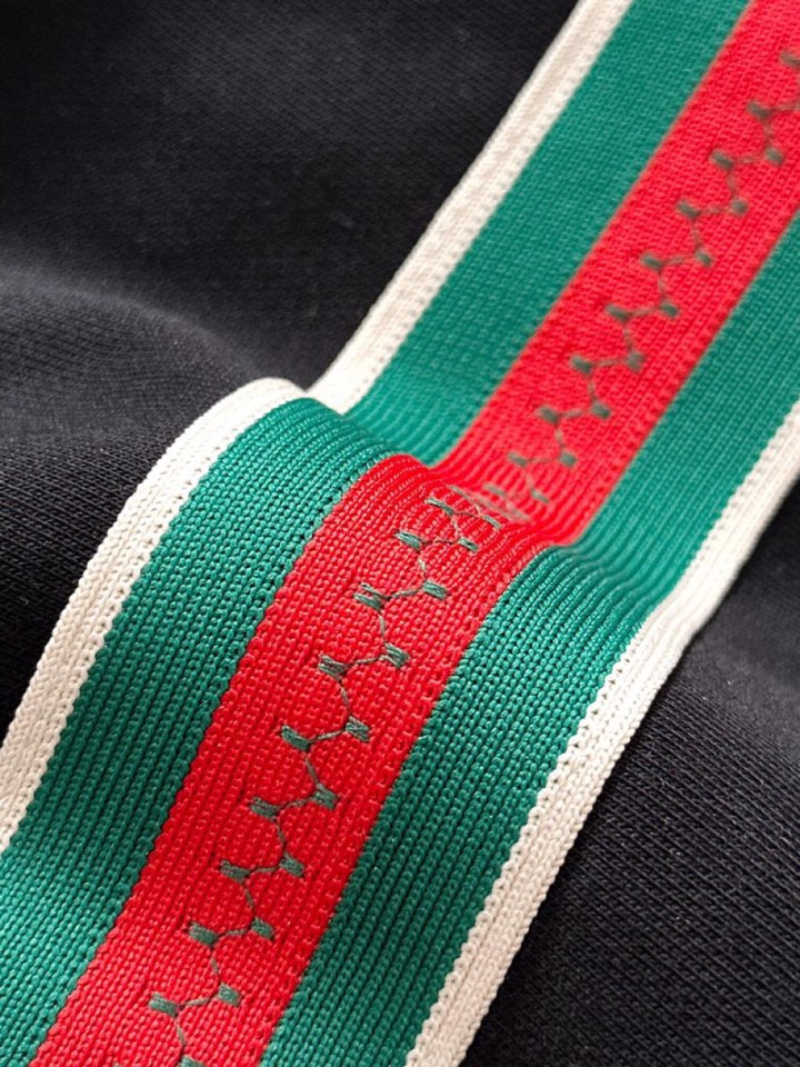  Gucci 古奇2025夏季最新品，同步有售，原单狠货，时尚休闲短裤，采用进口原版面料，顶级刺绣🪡工艺