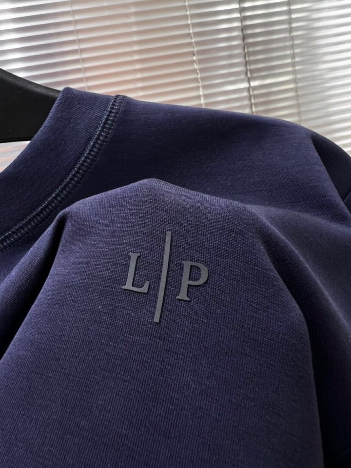  Loro Piana 诺悠翩雅lP🆕 新品时尚短袖圆领T恤，简约时尚老钱风单品设计，天丝棉+聚酯纤维面