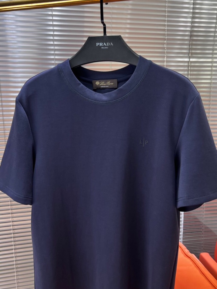  Loro Piana 诺悠翩雅lP🆕 新品时尚短袖圆领T恤，简约时尚老钱风单品设计，天丝棉+聚酯纤维面