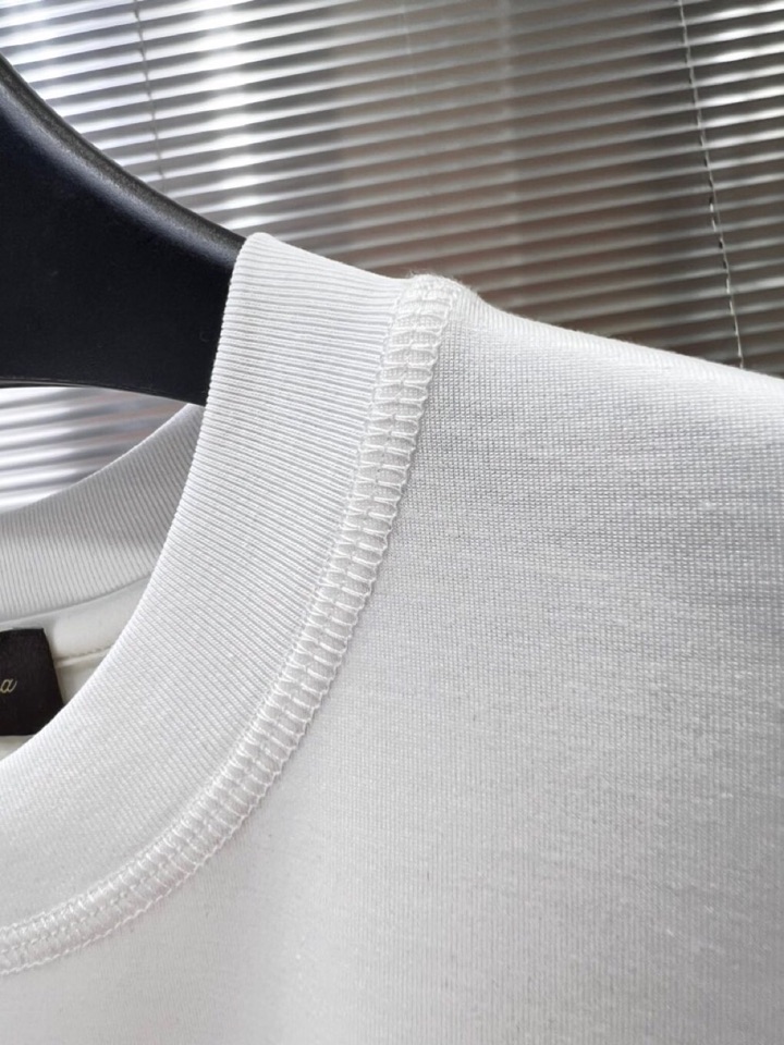  Loro Piana 诺悠翩雅lP🆕 新品时尚短袖圆领T恤，简约时尚老钱风单品设计，天丝棉+聚酯纤维面