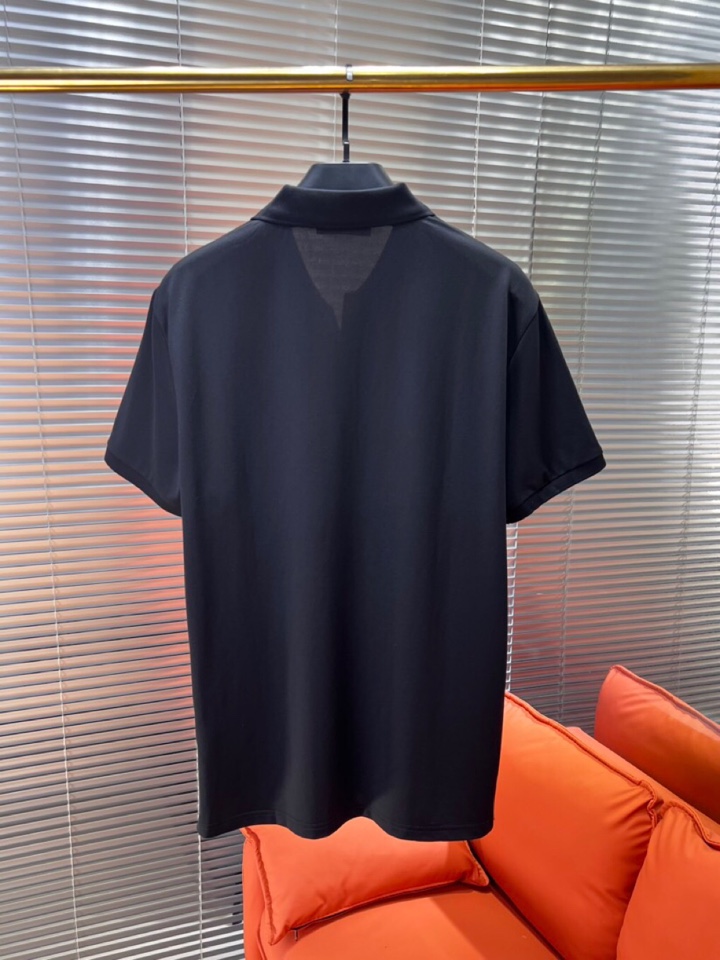  FENDI 芬迪25春夏新款男士撞色珠地网眼棉短袖翻领T恤Polo衫，原版珠地棉面料，可商务可休闲！2