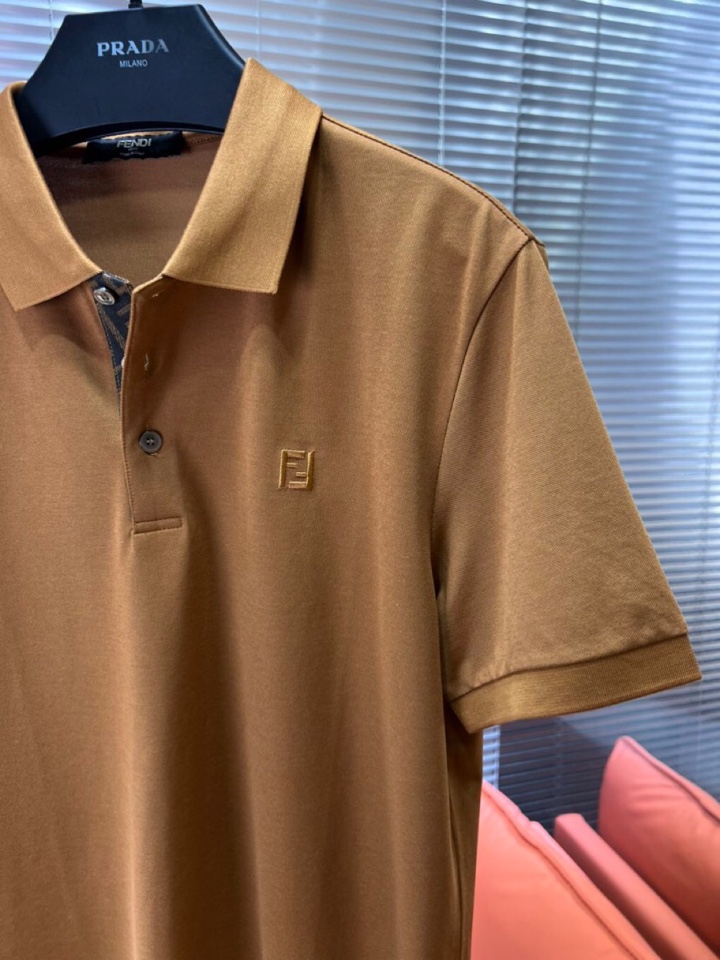  FENDI 芬迪25春夏新款男士撞色珠地网眼棉短袖翻领T恤Polo衫，原版珠地棉面料，可商务可休闲！2