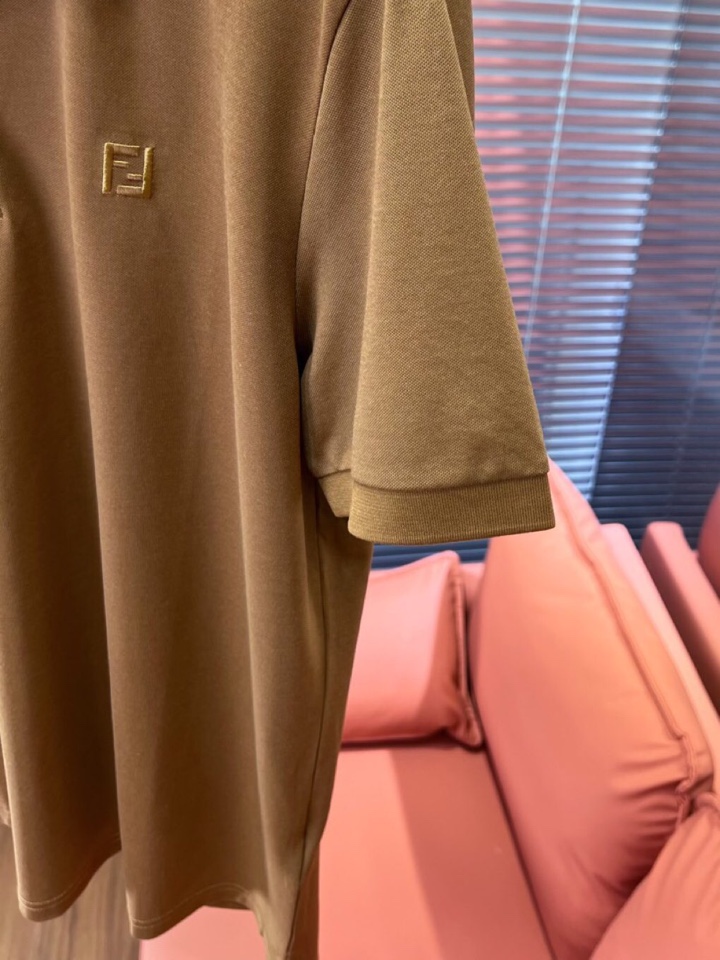  FENDI 芬迪25春夏新款男士撞色珠地网眼棉短袖翻领T恤Polo衫，原版珠地棉面料，可商务可休闲！2