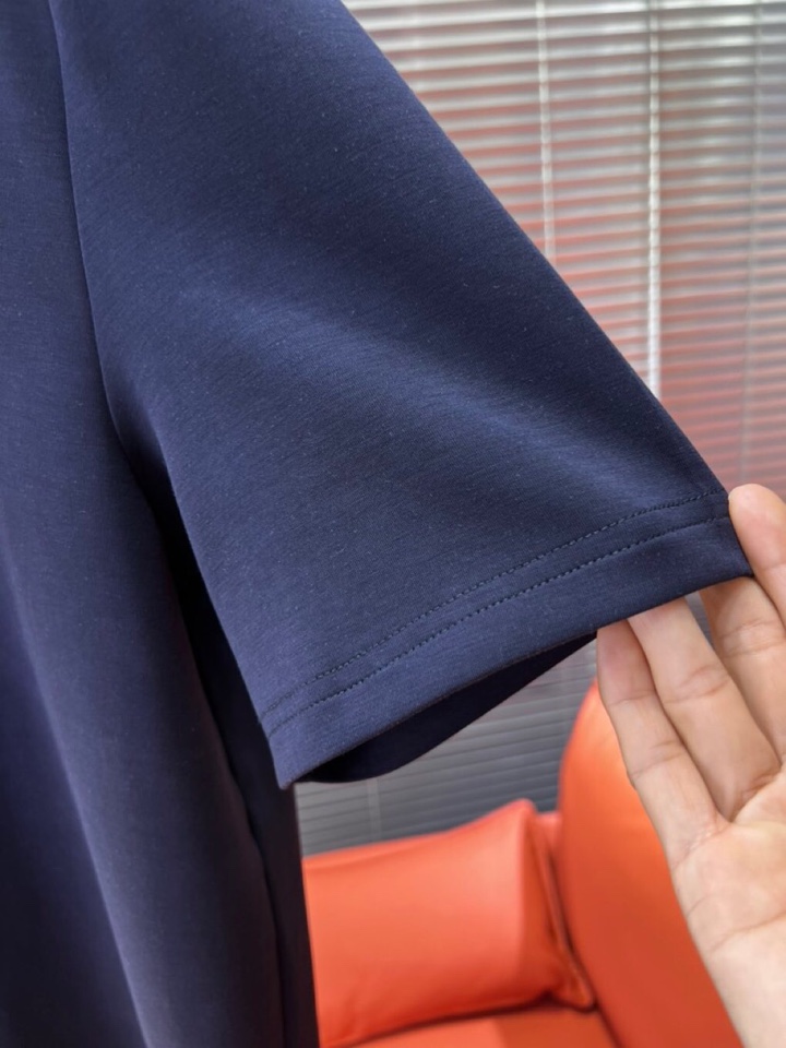  Loro Piana 诺悠翩雅lP🆕 新品时尚短裤圆领套装，简约时尚老钱风单品设计，天丝棉+聚酯纤维面