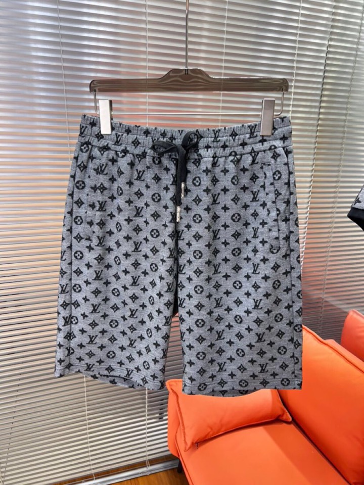  Louis Vuitton 路易威登LV 驴牌2025春夏最新款男女同款情侣款翻领套装，定制老花log