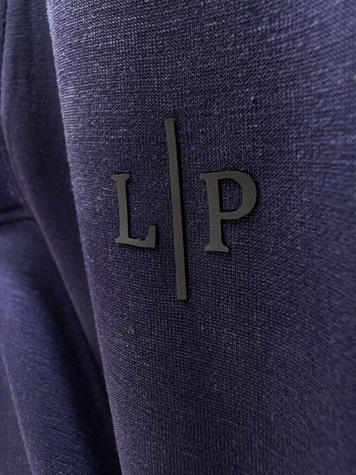 Loro Piana 诺悠翩雅lP🆕 新品时尚短裤翻领套装，简约时尚老钱风单品设计，天丝棉+聚酯纤维面