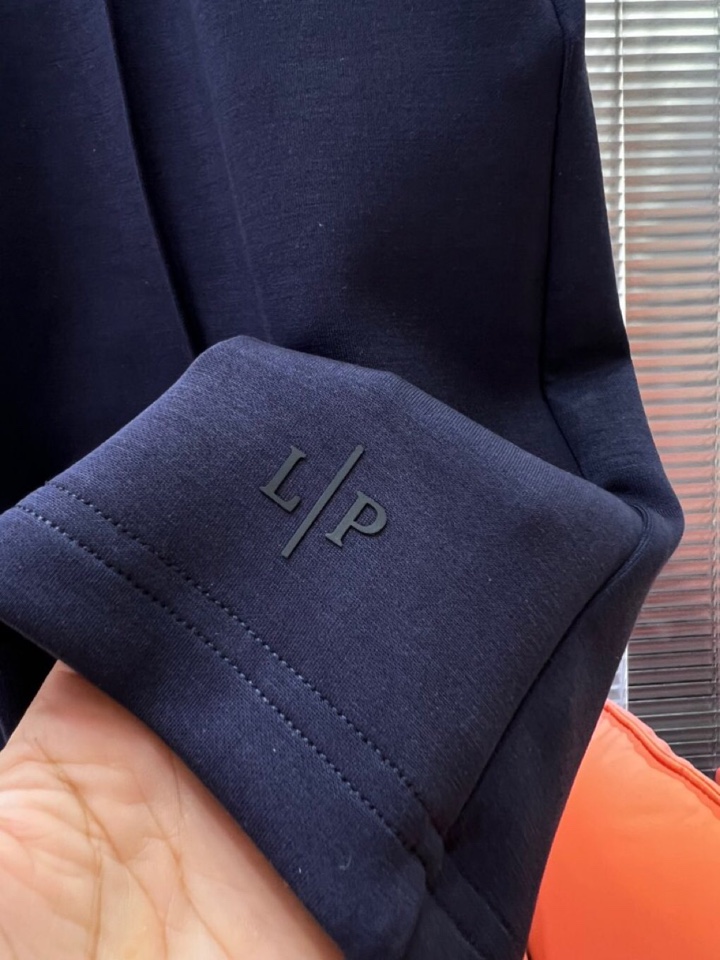  Loro Piana 诺悠翩雅lP🆕 新品时尚短裤翻领套装，简约时尚老钱风单品设计，天丝棉+聚酯纤维面