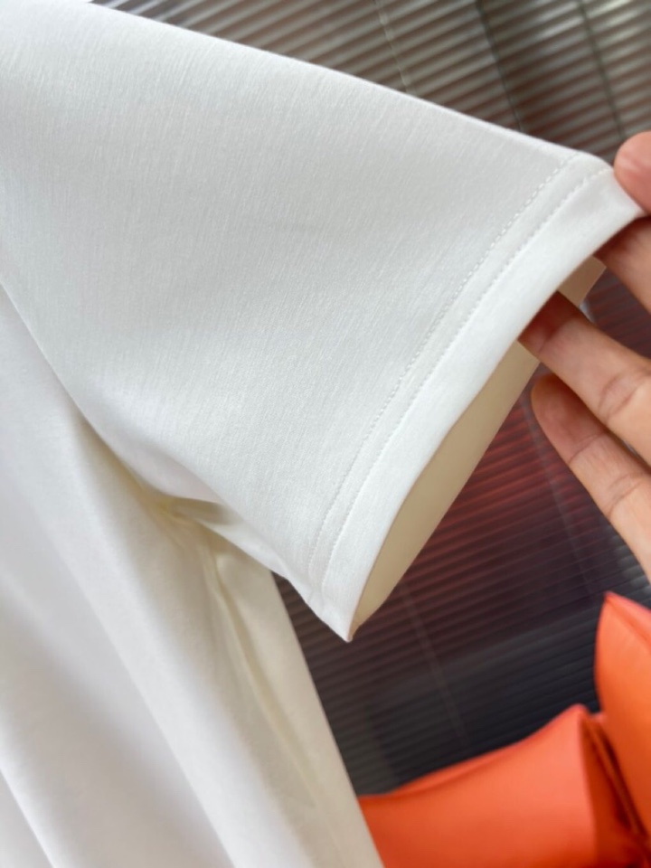  Loro Piana 诺悠翩雅lP🆕 新品时尚短裤翻领套装，简约时尚老钱风单品设计，天丝棉+聚酯纤维面