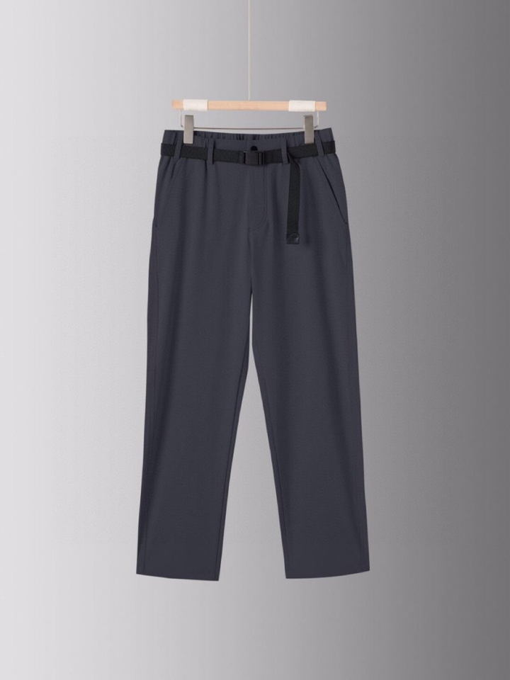  (Arcteryx）始祖鸟2025秋冬一条通勤休闲裤，轻户外与城市机能风融为一体的裤子。甄选用日本东丽