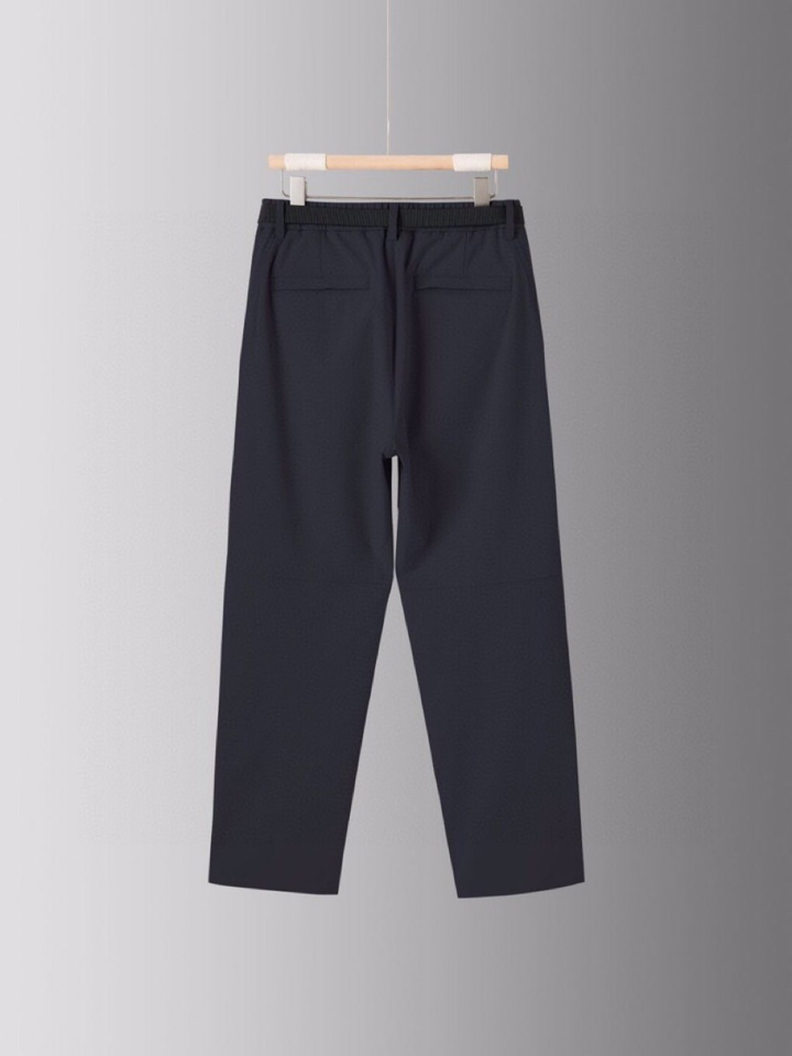  (Arcteryx）始祖鸟2025秋冬一条通勤休闲裤，轻户外与城市机能风融为一体的裤子。甄选用日本东丽