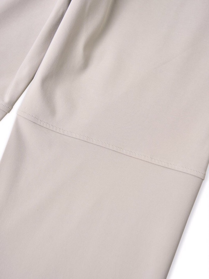  (Arcteryx）始祖鸟2025秋冬一条通勤休闲裤，轻户外与城市机能风融为一体的裤子。甄选用日本东丽