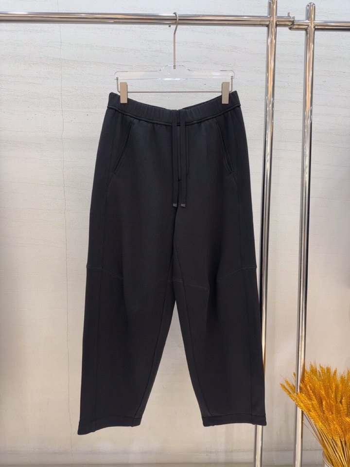  (Arcteryx）始祖鸟2025秋冬STUDIOUS TOKYO日本潮买店。街头松弛的日系风休闲裤，